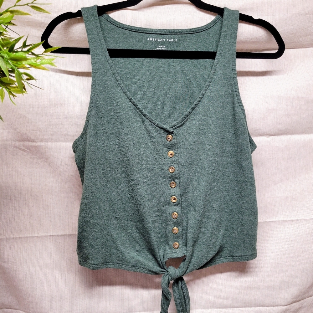 American Eagle Green Button Down Tie Bottom Tak Top